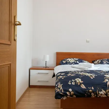 Apartment Mar18 *