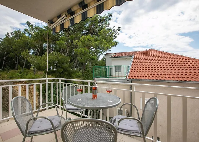 Mar18 - With Private Garage Appartamento Makarska