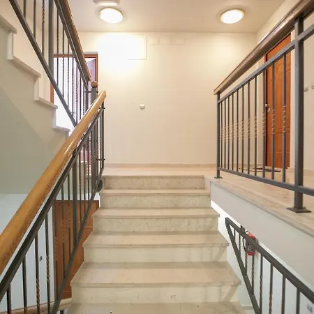 Mar18 - With Private Garage Apartment *