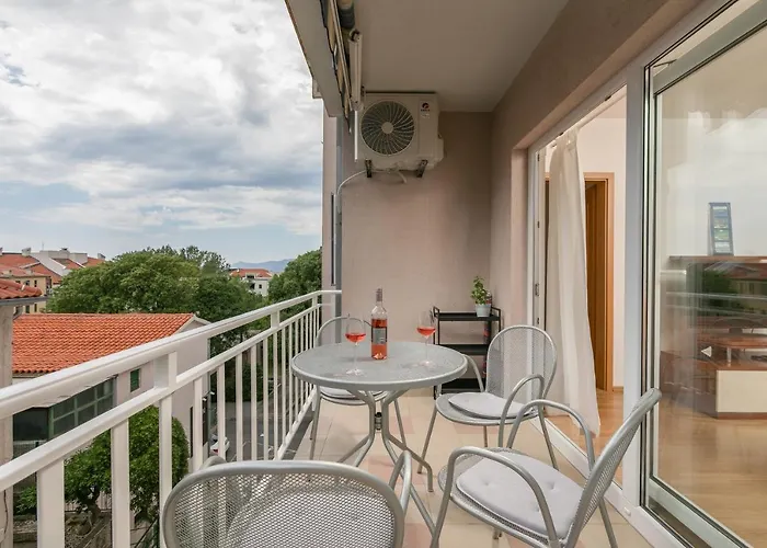Apartament Mar18 - With Private Garage